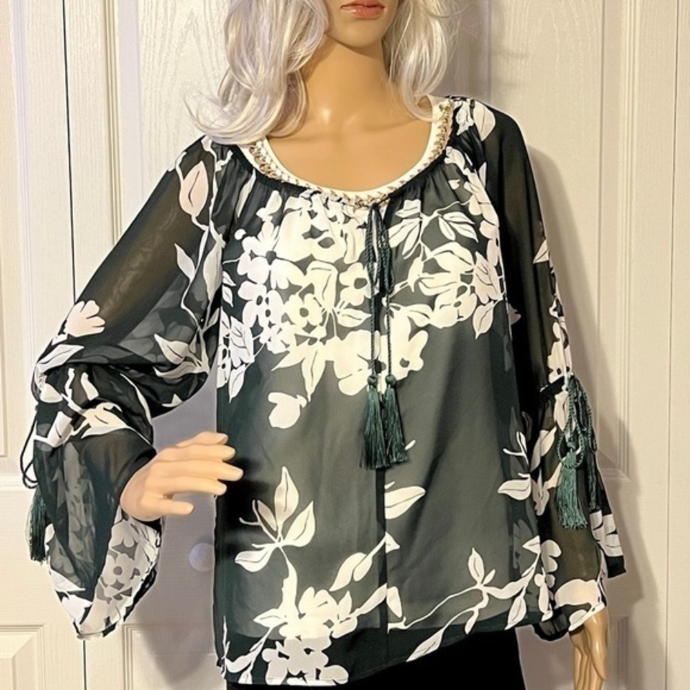 New York & Company Eva Mendes Green White Floral Blouse NWT - Picture 3 of 13